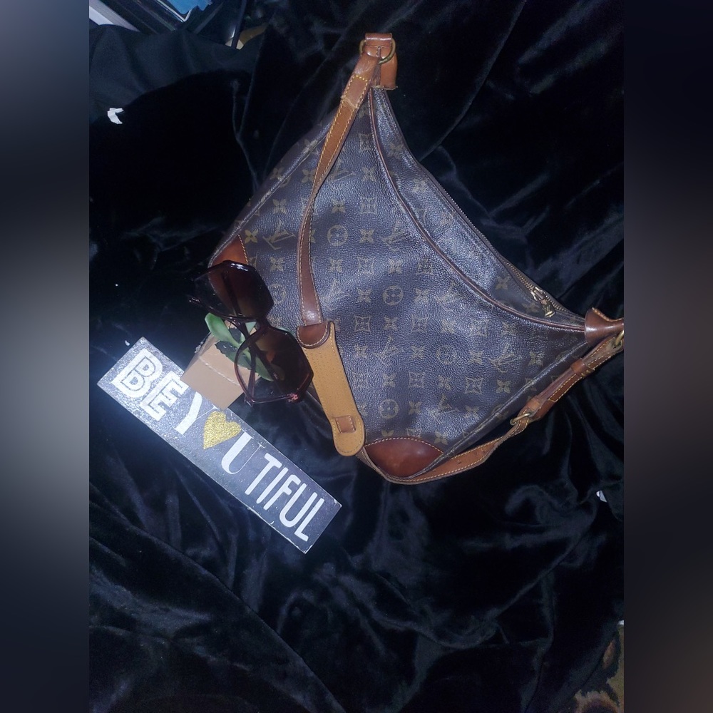 💕👜VINTAGE LOUIS VUTTION BOULOGNE SHOULDER BAG👜💕